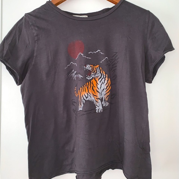 tiger shirt urban outfitters
